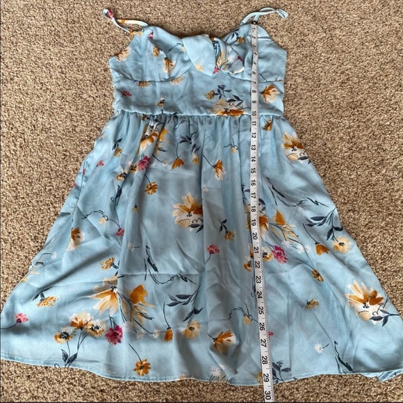 Womens dress - Picture 5 of 8